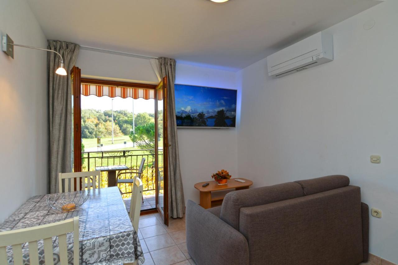 Apartments Elvis 1299 Vrsar Dış mekan fotoğraf