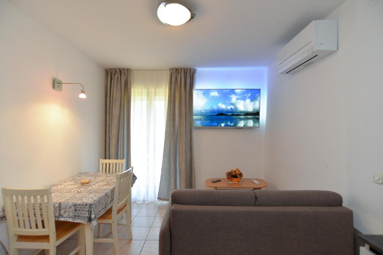 Apartments Elvis 1299 Vrsar Dış mekan fotoğraf